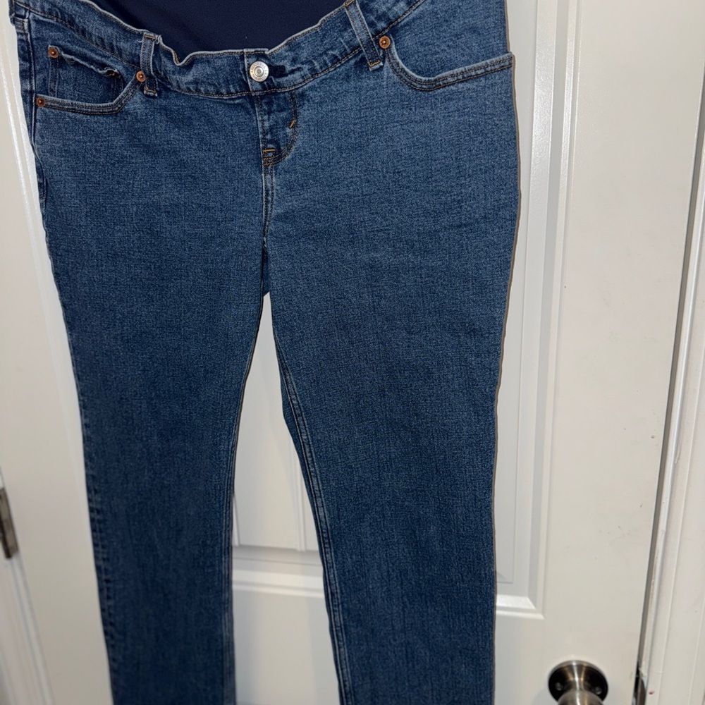 Abercrombie & Fitch Lightweight Comfort Stretch Maternity Ankle Straight Jean - Picture 7 of 16